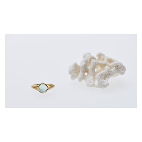 tinge / Green Tourmaline Ring