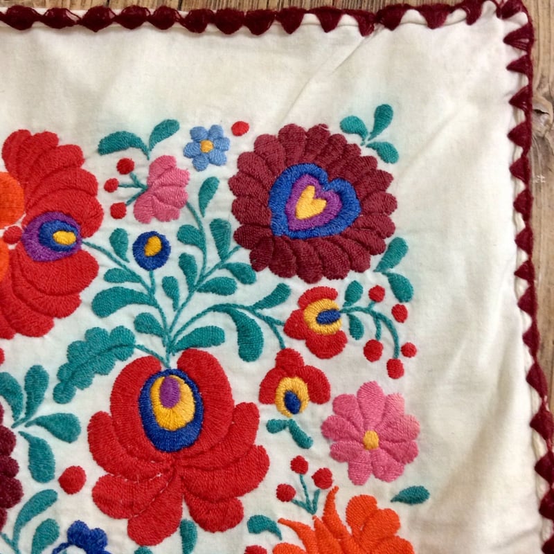 アンティークフランス 赤と青の手刺繍 クッションカバー 衣装ケース タペストリー アンティークフランス 赤と青の手刺繍 クッションカバー 衣装