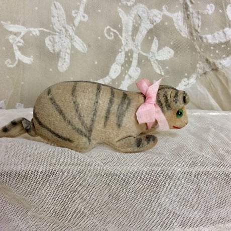 ANTIQUEシマシマ猫