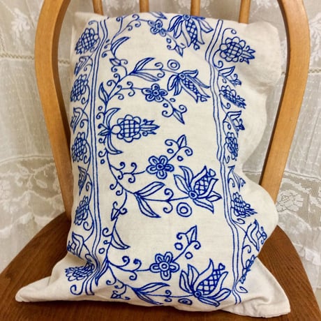 VINTAGEハンガリー刺繍クッションカバー 青い草花