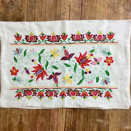 VINTAGEハンガリー刺繍クッションカバー トゲトゲなお花
