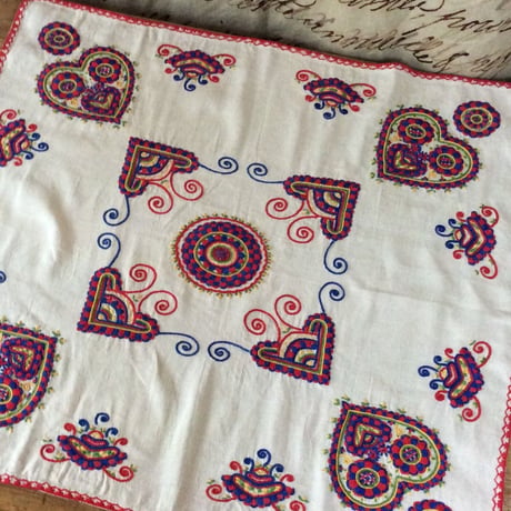 ブジャーク刺繍　テーブルクロス