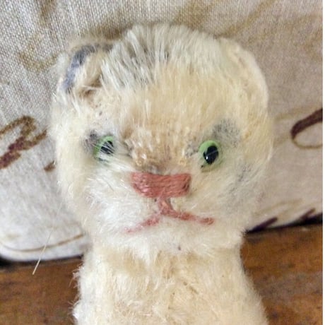グリスリー社　小さな猫さん