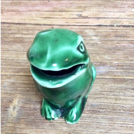 カエルの貯金箱