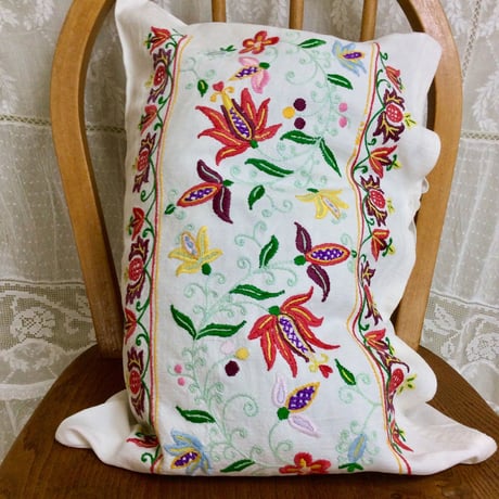 VINTAGEハンガリー刺繍クッションカバー トゲトゲなお花