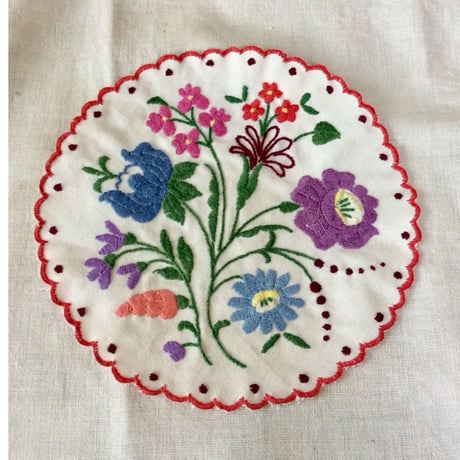 テーブルセンター 東欧雑貨 カロチャ刺繍 ハンガリー ビンテージ