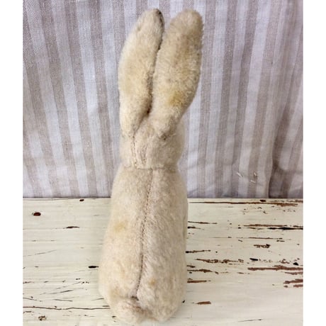 お座りうさぎさん