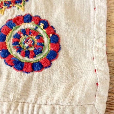 ブジャーク刺繍　テーブルクロス