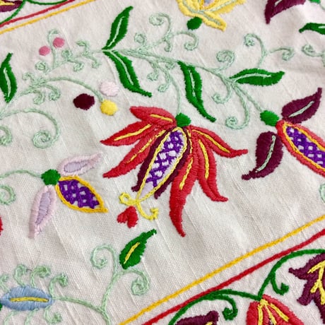 VINTAGEハンガリー刺繍クッションカバー トゲトゲなお花