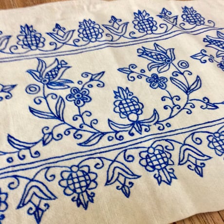 VINTAGEハンガリー刺繍クッションカバー 青い草花