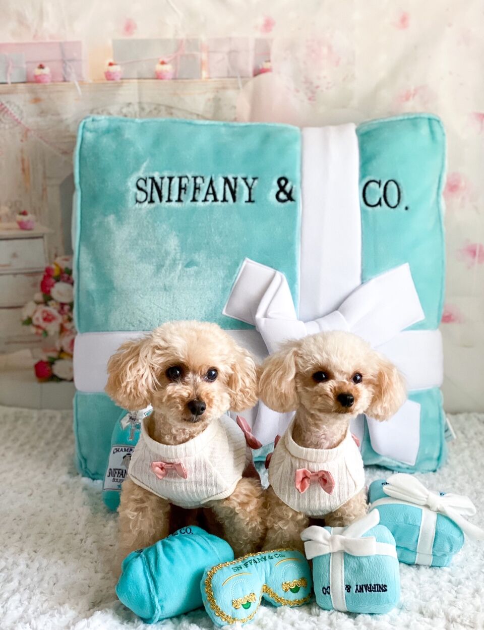 新品　Dog Diggin Design 犬用品　パロディベッド　セレブ犬 Dog Diggin Designs CHEWNEL パロディベッドセレブ犬
