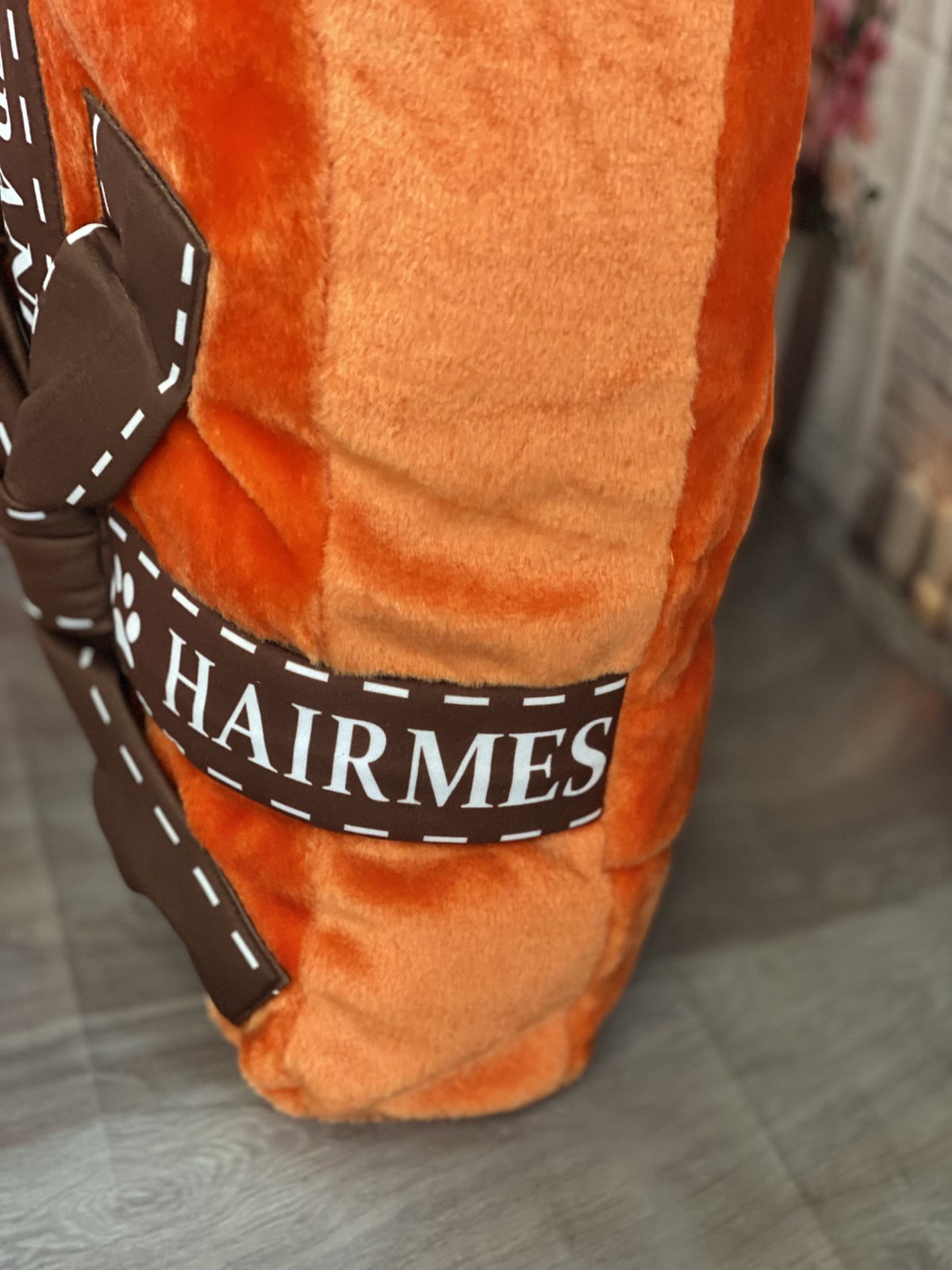 Dog Diggin Designs CHEWNEL パロディベッド　セレブ犬 お取り寄せ商品】Dog Diggin Designs Hairmesベッド | 犬用品セレク