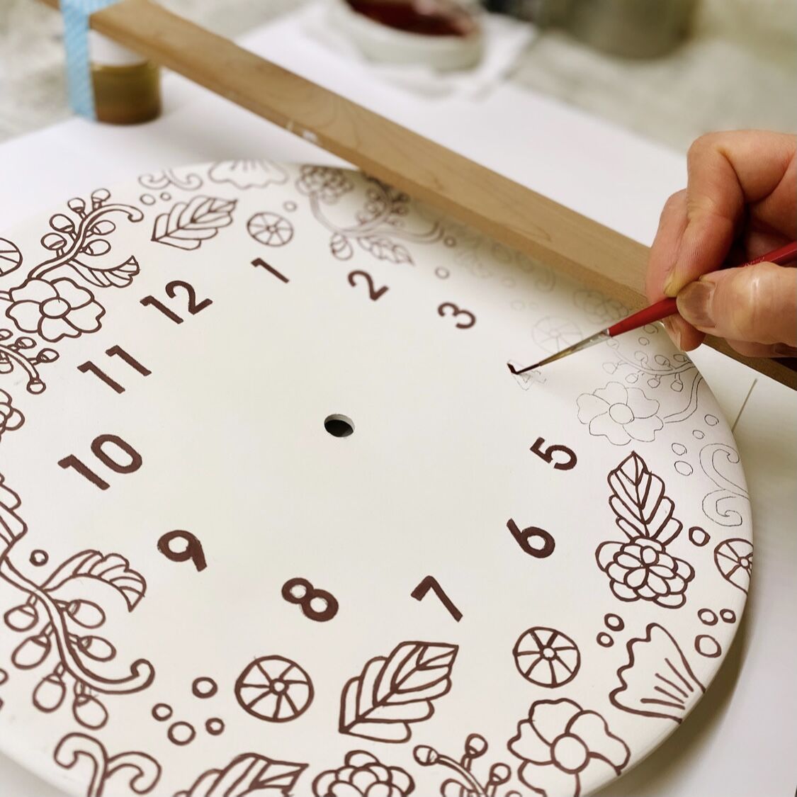 時計柄　皿　陶器 人とは違うインテリア！トルコ陶器の壁掛け時計入荷しました – キリム