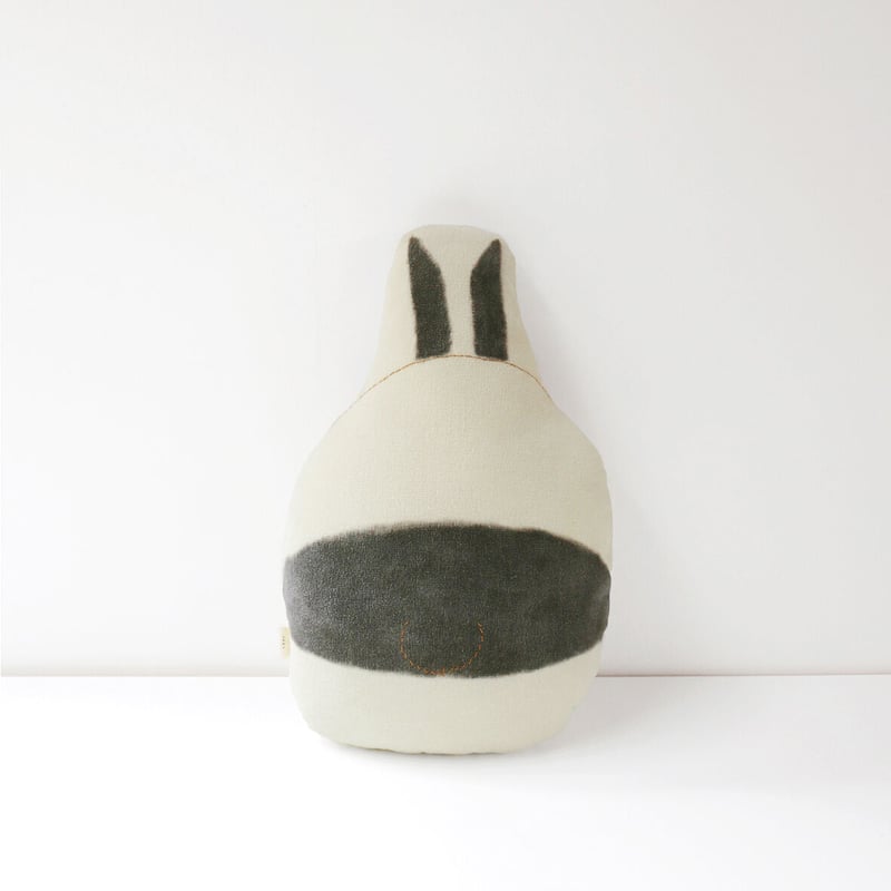 ウサギのクッション Rabbit Cushion | Tomotake Online Store