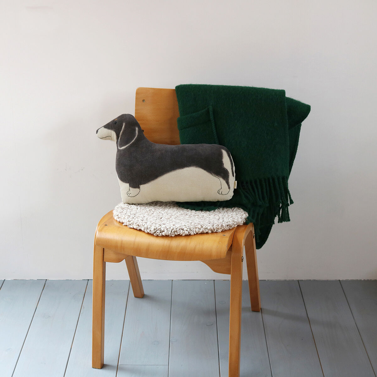 ダックスフントのクッション Duchshud Cushion | Tomotake Onli