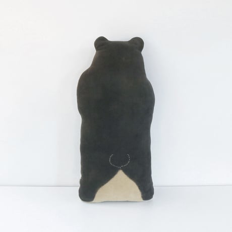 月の輪ぐまのクッション　Moon Bear Cushion