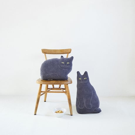 黒ネコのクッション　ネロ＆ペロ　Black Cat  Cushion　Nero&Pero