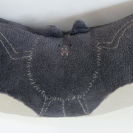 こうもりのクッション　　Bat  Cushion