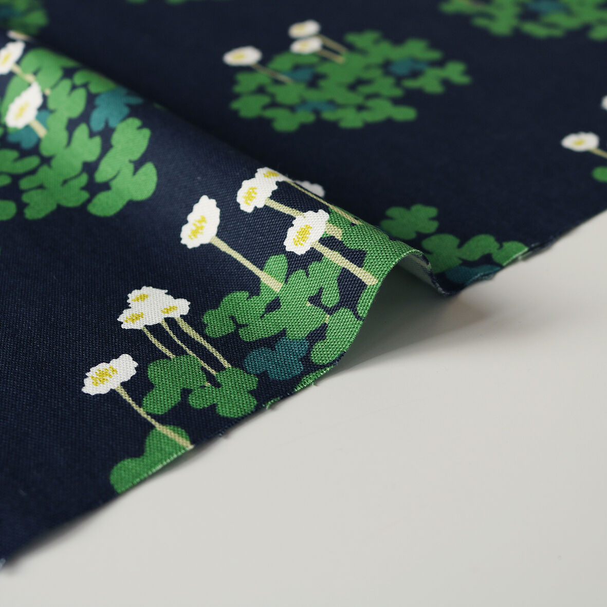 AKRIS アクリス シルク100% ノーカラージャケット 草花プリント AKRIS アクリス シルク100% ノーカラージャケット 草花プリント 祝