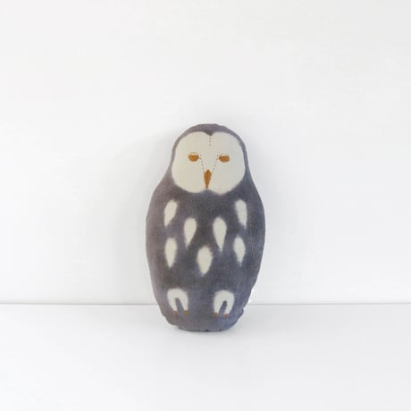フクロウのクッション　Owl Cushion