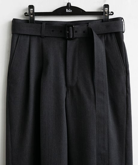 THE RERACS _ THE SLACKS BELTED 2 TUCK ( GUNMETAL GRAY )