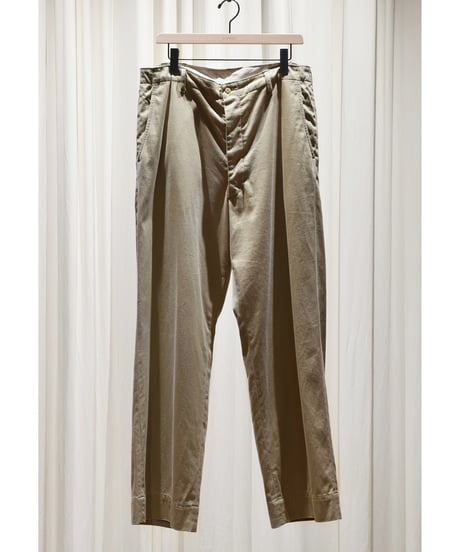 COMOLI _ KHAKI チノパンツ