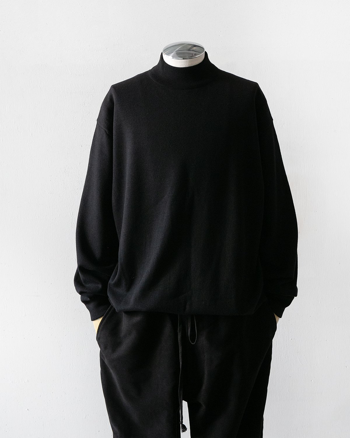 COMOLI _ ウール モックネックニット | Tronica