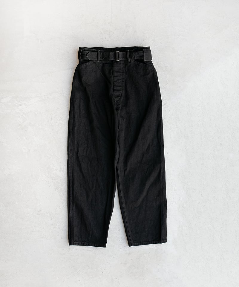COMOLI BLACK DENIM _ ブラックデニム ベルテッドパンツ | Tronica