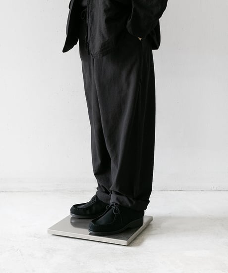 COMOLI _ コットンダックス テーパードパンツ