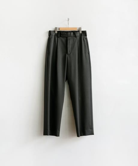 The CLASIK _ 1 PLEATS TROUSER .