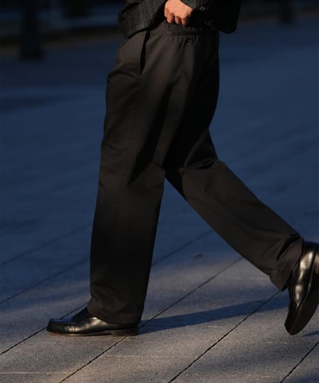 FOUNDOUR _ T/C TWILL TUCK TROUSERS ( Black )