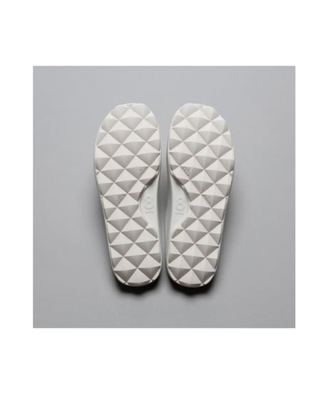 PPACO _ LUX-1(AIR STUDDED SOLE®)  OFF WHITE