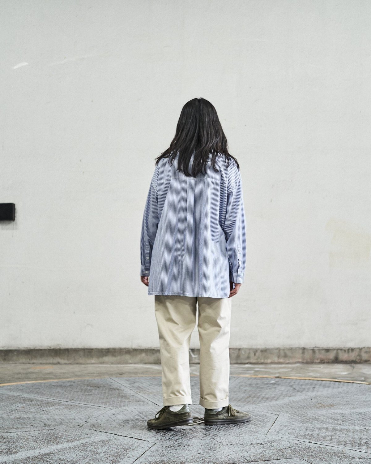 TapWater _ Cotton Chino Tuck Trousers | Tronica