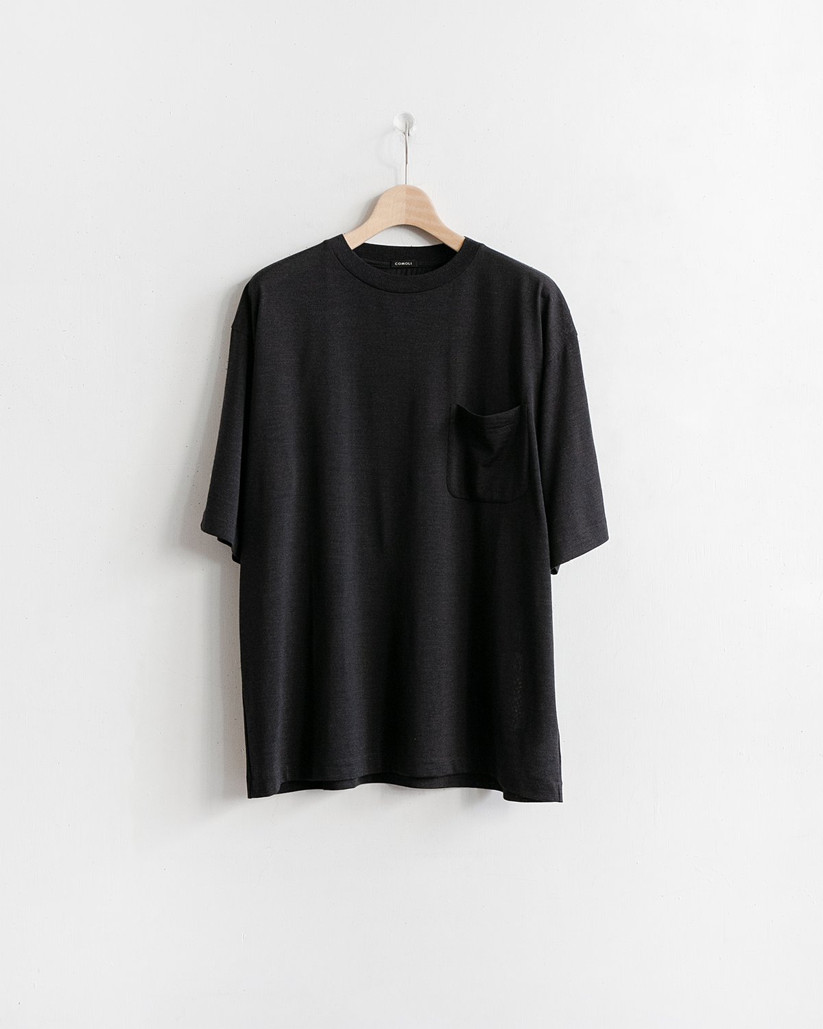 COMOLI _ サマーウール 半袖Tシャツ ( Charcoal ) | Tronica