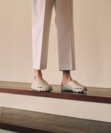 PPACO _ LUX-1(AIR STUDDED SOLE®)  OFF WHITE
