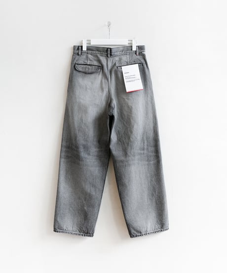 Graphpaper _ Selvage Denim Two Tuck Pants（ LIGHT FADE BLACK ）