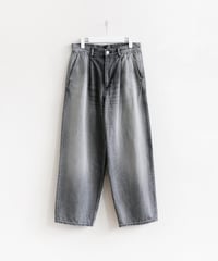 Graphpaper _ Selvage Denim Two Tuck Pants（ LIGHT FADE BLACK ）