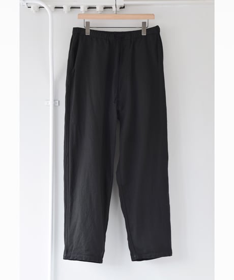 COMOLI _ コットンダックス テーパードパンツ