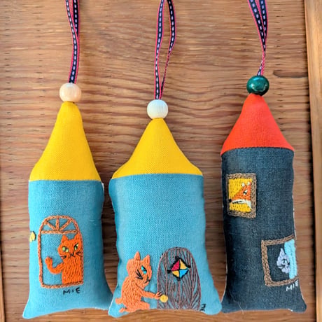 刺繍 家型オーナメント