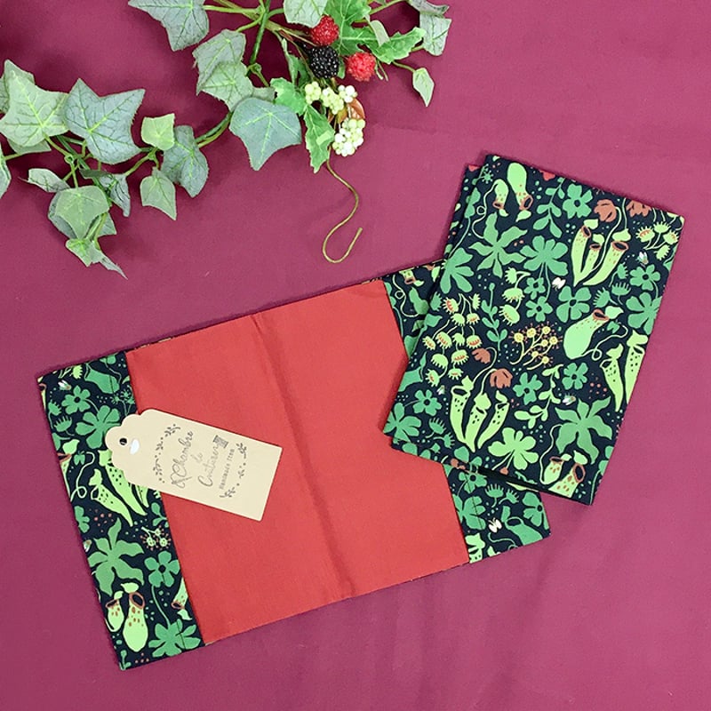 オリジナル 】ブックカバー 食虫植物 【 ハンドメイド 】 | CHICO's STORE