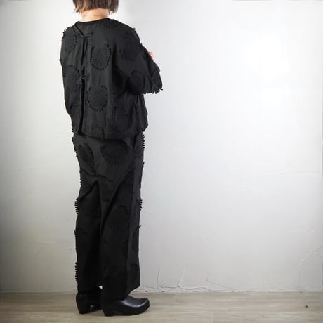 ESTROISLOSE / モチーフ刺繍コットンサテンはおり / EB24402　ブラック