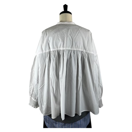 UNIVERSAL TISSU / ナチュラルタイプライター シャーリングブラウス / UT244BL022 010