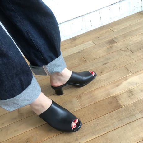 RUALAプロデュース　美脚サンダル