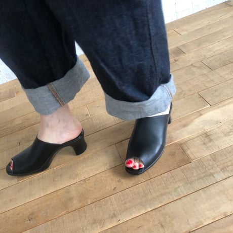 RUALAプロデュース　美脚サンダル