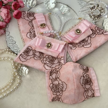 薔薇刺繍　レース　マスクケース　マスクポーチ　バッグチャーム　マスク仮置き　マスクバッグ　エレガント　お上品　ツイード