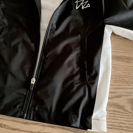 WIND BRAKER  jacket  black  × white