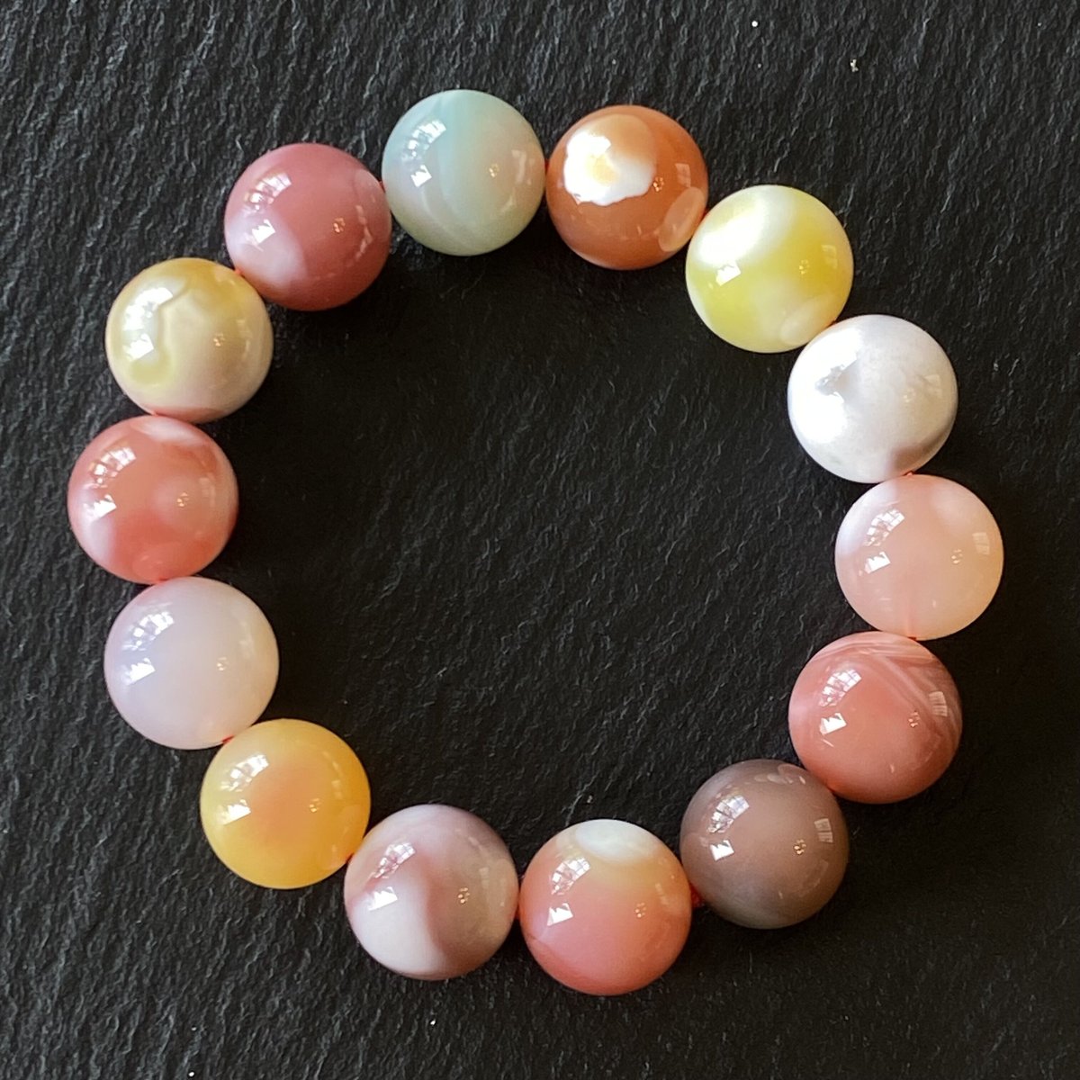 極上塩源瑪瑙 天然色 メノウ 光波動ブレスレット B 0523-04 | Kay