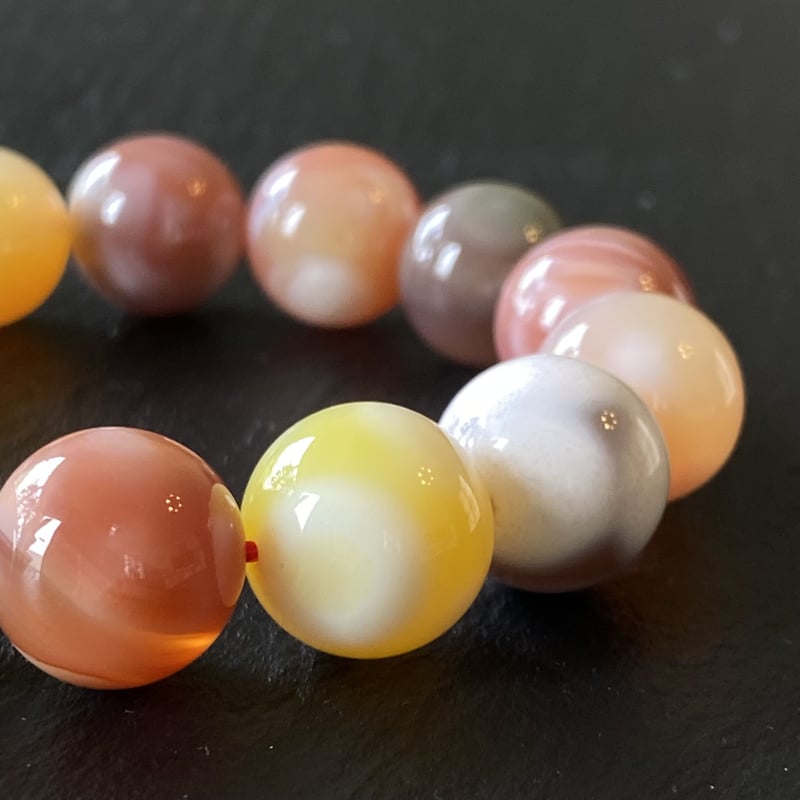 極上塩源瑪瑙 天然色 メノウ 光波動ブレスレット B 0523-04