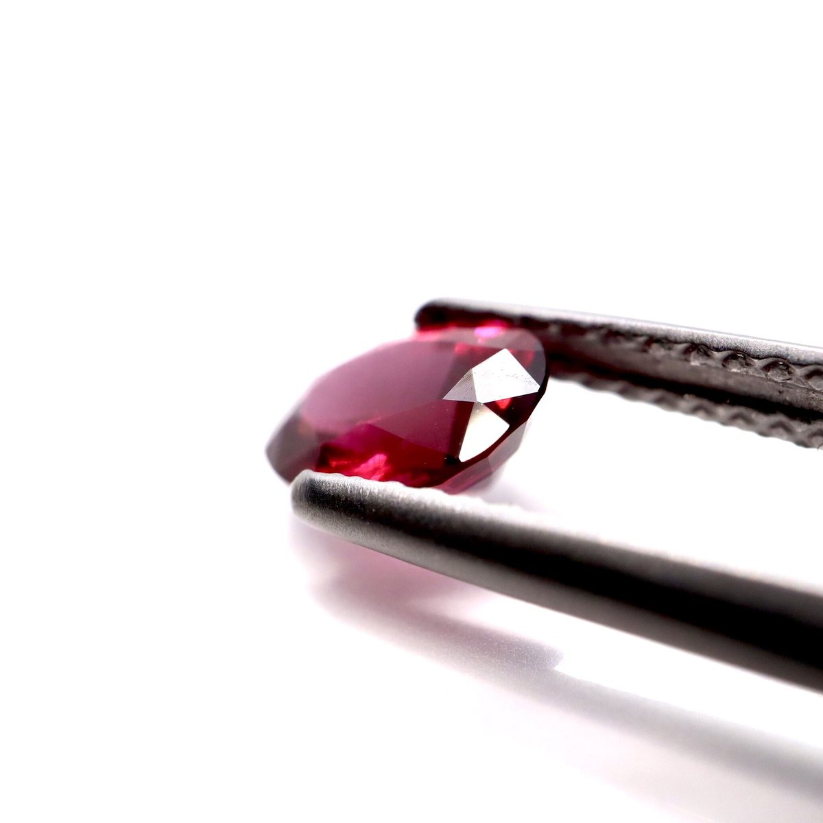 スリランカ産 ロードライトガーネット 0.79ct 高品質 ルース