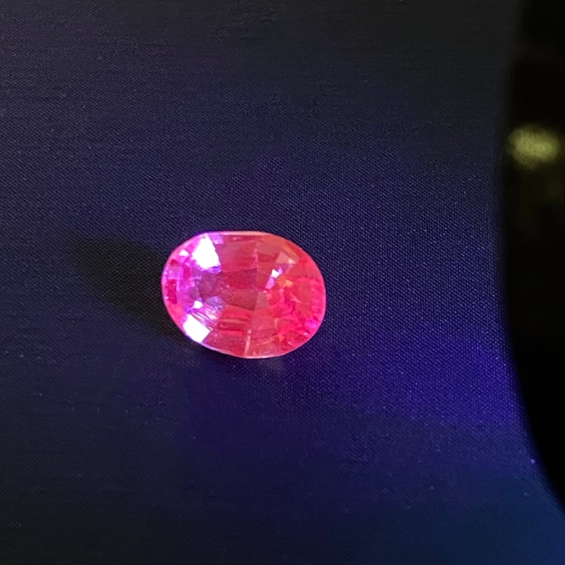 ピンクサファイア 蛍光 オーバルミックスカット ルース 鑑別書 ピンクサファイア 蛍光 オーバルミックスカット ルース 鑑別書